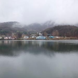 자연이 그린 저수지 풍경