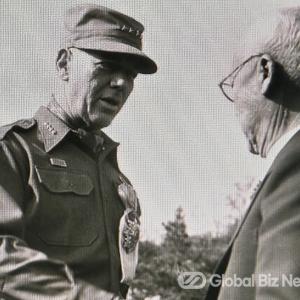 중공군 38선 이북 밀어내고 육사 재창설 공헌 커... 아들, B-26폭격기 야간 공습 후 귀환 도중 피격